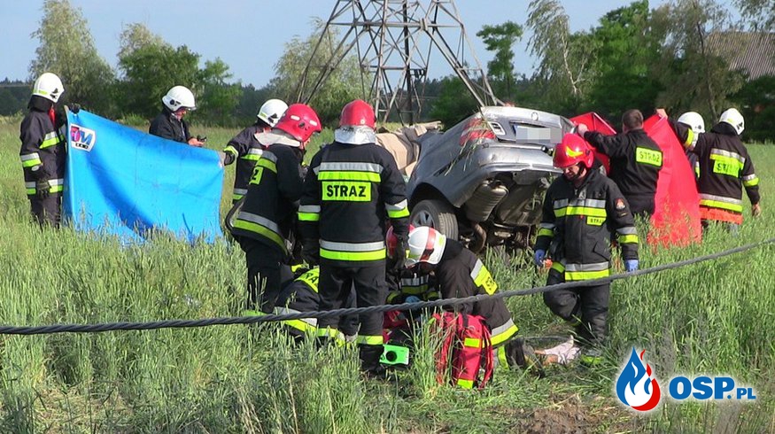 16-latka w ciąży i 20-letni kierowca zginęli w wypadku BMW. OSP Ochotnicza Straż Pożarna