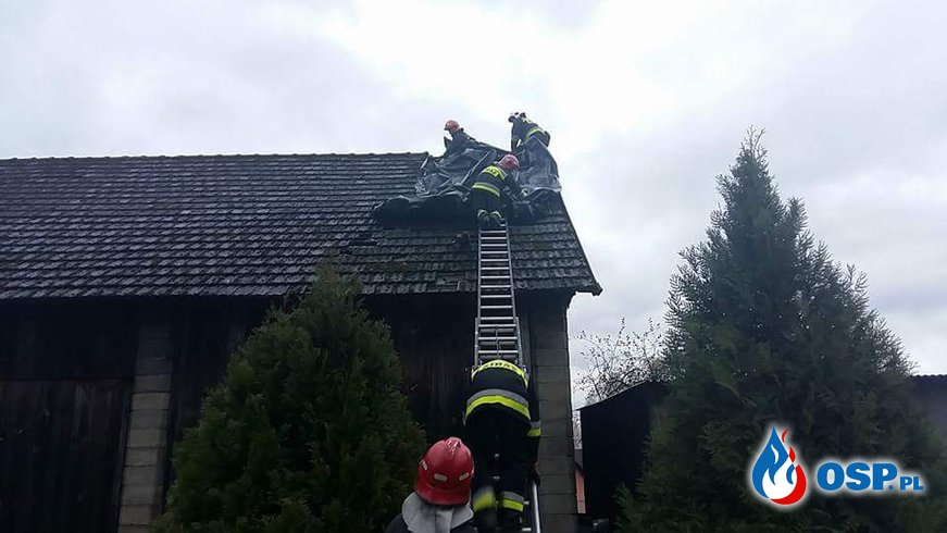 Zerwany dach na budynku gospodarczym w Biertowicach OSP Ochotnicza Straż Pożarna