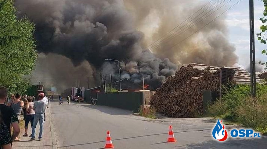 Blisko 200 strażaków gasiło pożar tartaku w Bystrej Podhalańskiej OSP Ochotnicza Straż Pożarna