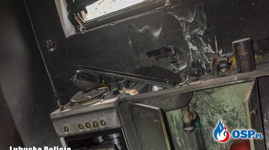 18-latek podpalił dom i uciekł. W środku było 7 lokatorów. OSP Ochotnicza Straż Pożarna