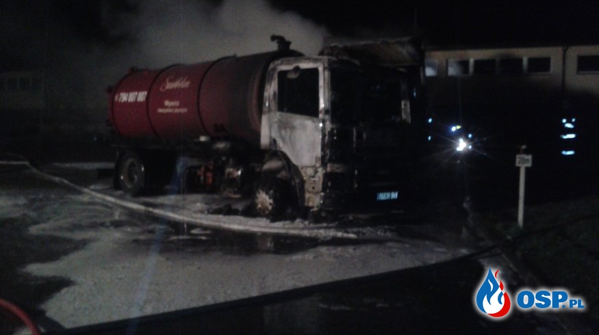 Pożar samochodów ciężarowych. OSP Ochotnicza Straż Pożarna