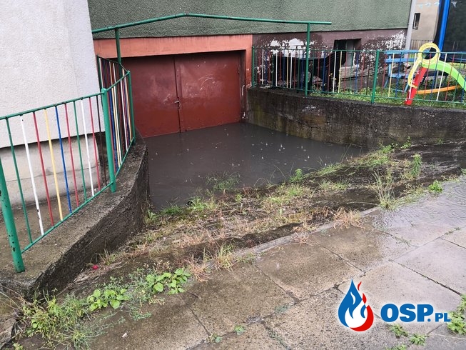 Intensywne opady deszczu skutkiem kilkugodzinnych działań ratowniczych OSP Ochotnicza Straż Pożarna