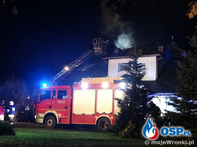 Pakawie - pożar poddasza budynku mieszkalnego. OSP Ochotnicza Straż Pożarna