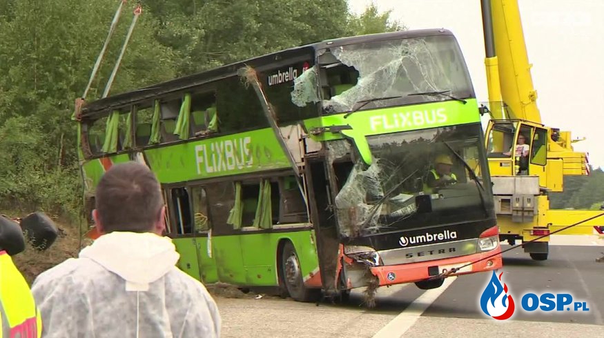 Wypadek Flixbusa na autostradzie pod Rostockiem. 16 osób rannych. OSP Ochotnicza Straż Pożarna