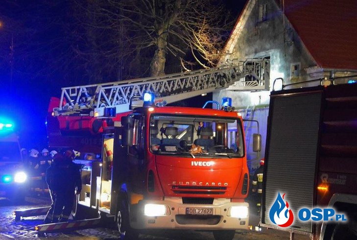 Nocny pożar domu jednorodzinnego w Pępicach OSP Ochotnicza Straż Pożarna