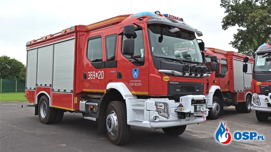 Nowy wóz służy strażakom z OSP Ruda. Nowoczesne Volvo zastąpi wysłużonego Jelcza. OSP Ochotnicza Straż Pożarna