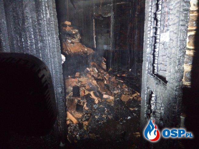 Wybuch gazu, przyczyną pożaru domu. OSP Ochotnicza Straż Pożarna