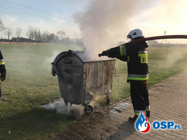 Pożar śmieci na cmentarzu komunalnym OSP Ochotnicza Straż Pożarna
