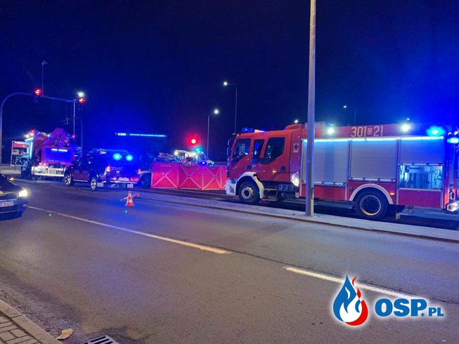 Zderzenie karetki z samochodem strażackim na obwodnicy Opola. 8 osób rannych. OSP Ochotnicza Straż Pożarna