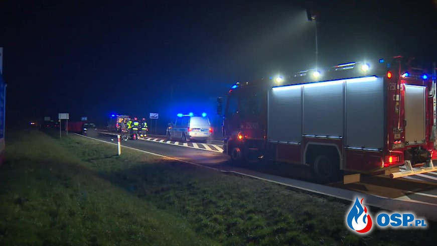 Tragiczny wypadek pod Częstochową. 31-latek skuterem uderzył w samochód. OSP Ochotnicza Straż Pożarna