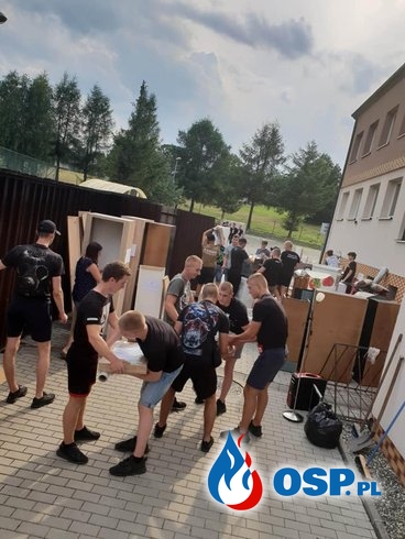 Strażacki konwój darów ruszył na Podkarpacie. Zbiórkę zorganizowały OSP z Jankowic i Świerklan. OSP Ochotnicza Straż Pożarna