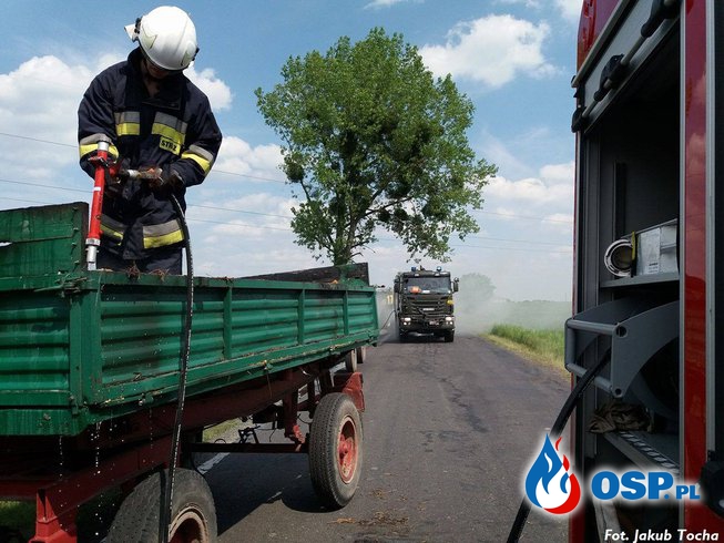 Pożar słomy na przyczepie OSP Ochotnicza Straż Pożarna