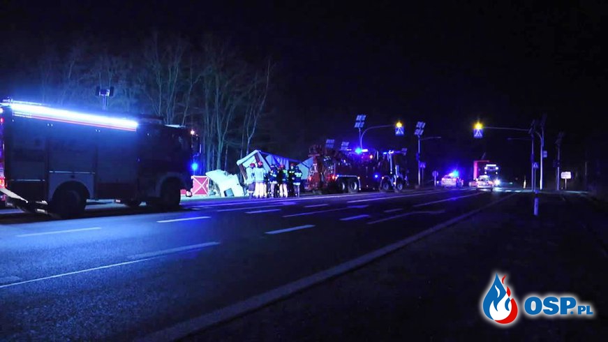 Zderzenie ciężarówek pod Przysuchą. Zginął jeden z kierowców. OSP Ochotnicza Straż Pożarna