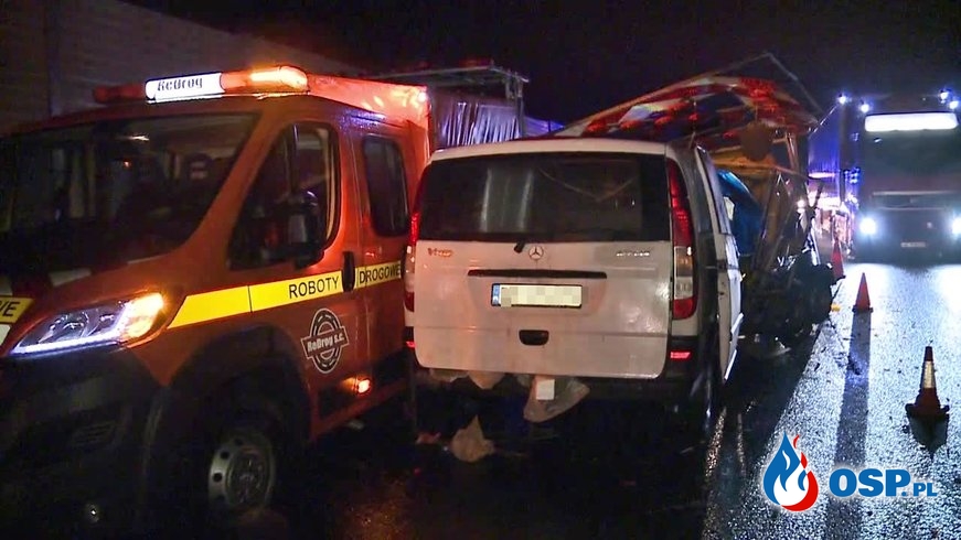Zabezpieczali uszkodzone auto na A4, uderzył w nich samochód OSP Ochotnicza Straż Pożarna