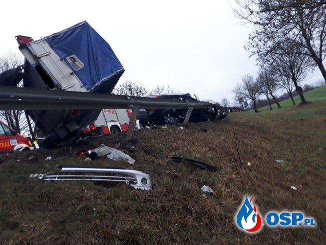 5 osób rannych po wypadku na DK 10 w okolicach Słutowa OSP Ochotnicza Straż Pożarna