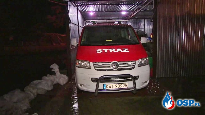 Wrócili z akcji, zastali zalaną remizę. Woda wdarła się do strażnicy OSP w Wieliczce. OSP Ochotnicza Straż Pożarna