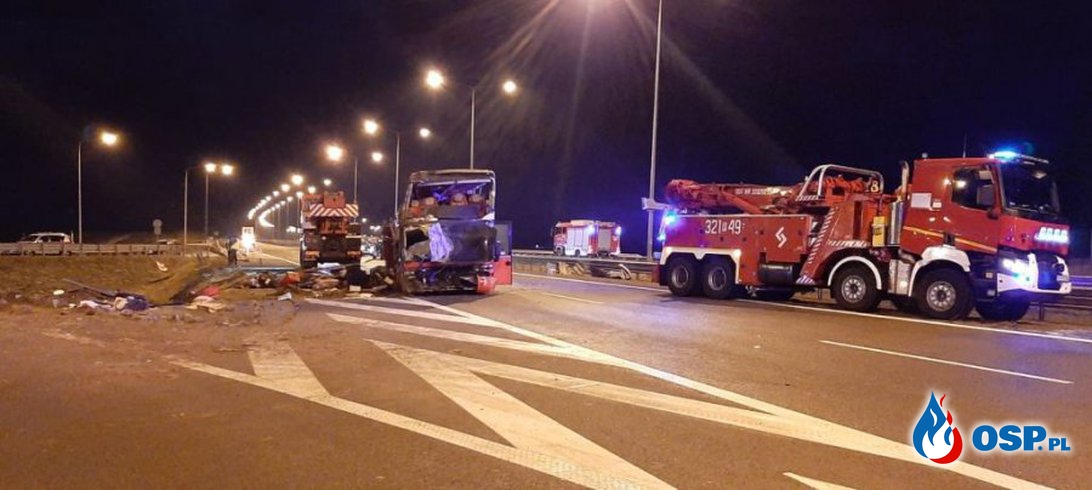 6 osób zginęło, ponad 40 rannych. Tragiczny wypadek autokaru na autostradzie A4. OSP Ochotnicza Straż Pożarna