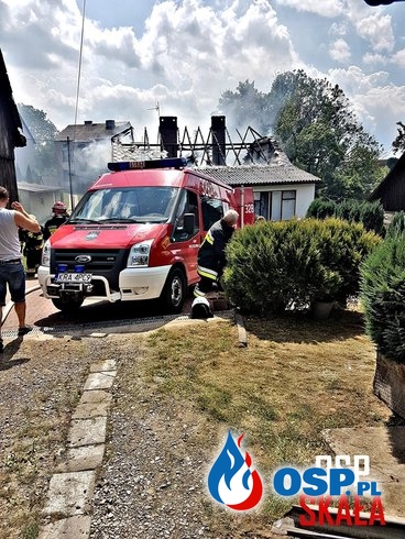 Pożar domu w Sułoszowej. Spłonęło całe poddasze. OSP Ochotnicza Straż Pożarna