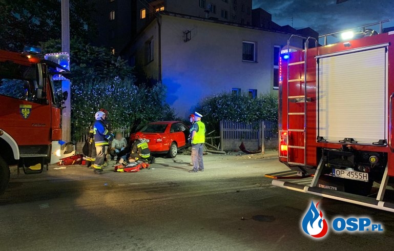 Poważny wypadek drogowy w Opolu. 4 osoby ranne. OSP Ochotnicza Straż Pożarna