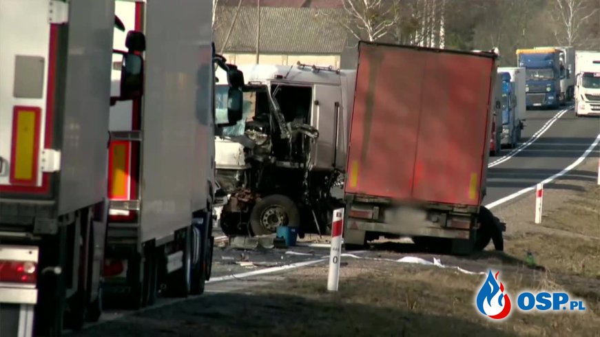 Wypadek dwóch ciężarówek i samochodu osobowego na Podlasiu. OSP Ochotnicza Straż Pożarna