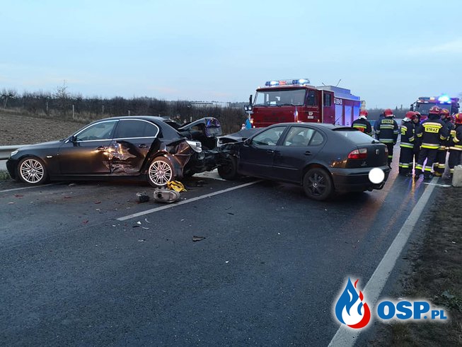 Wypadek w miejscowości Stopka na DK 25. Zderzyły się BMW, audi i seat. OSP Ochotnicza Straż Pożarna
