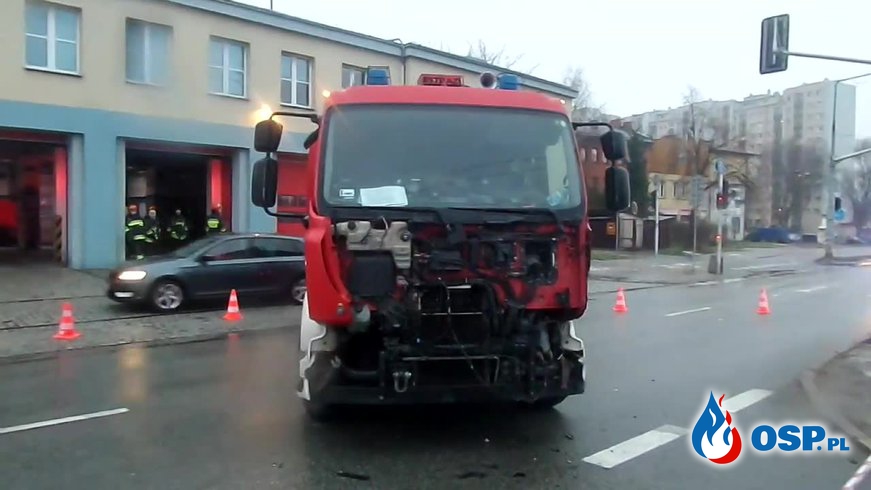 Zniszczony wóz strażacki, dziecko w szpitalu. Skończyło się na kolizji. OSP Ochotnicza Straż Pożarna
