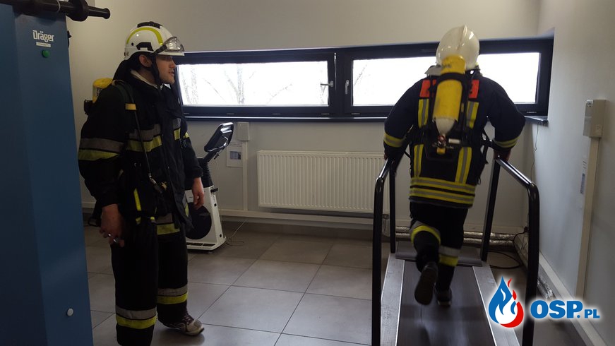 Ćwiczenia w komorze dymowej OSP Ochotnicza Straż Pożarna