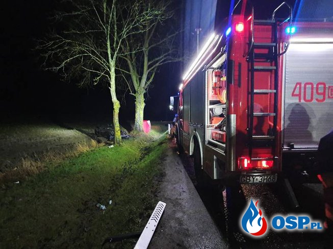 Dwóch strażaków OSP w szpitalu po wypadku wozu bojowego pod Bytowem OSP Ochotnicza Straż Pożarna