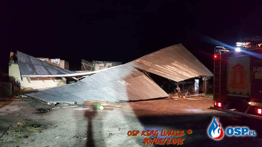 Zerwany dach stodoły oraz powalone drzewa OSP Ochotnicza Straż Pożarna