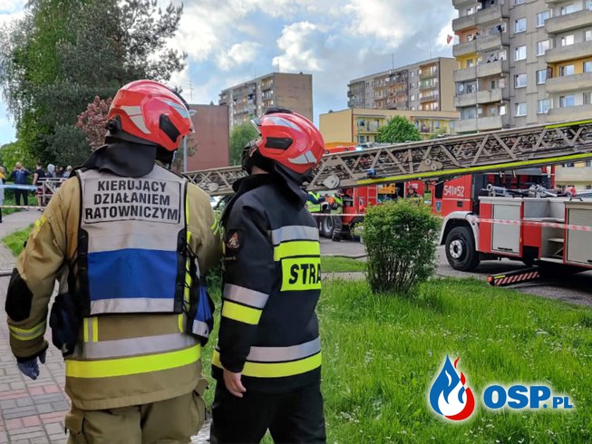 Mężczyzna zginął w płonącym mieszkaniu. Tragiczny pożar w Piekarach Śląskich. OSP Ochotnicza Straż Pożarna