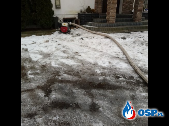 Pompowanie wody z piwnic OSP Ochotnicza Straż Pożarna