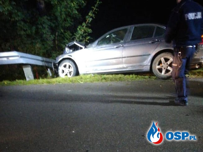 BMW uderzyło w remizę OSP Bojszów. Kierowca uciekł. OSP Ochotnicza Straż Pożarna