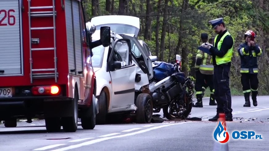 Motocyklista zginął, jego syn trafił do szpitala. Tragiczny wypadek w Lubuskiem. OSP Ochotnicza Straż Pożarna
