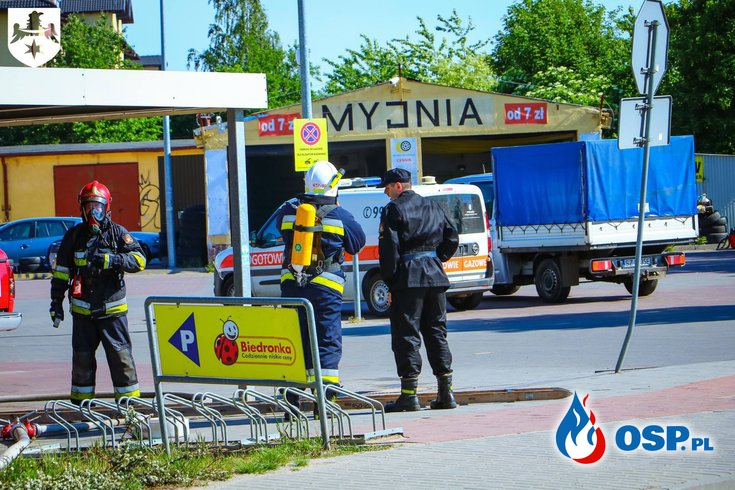 Pożar Biedronki w Namysłowie. W akcji 15 zastępów straży pożarnej. OSP Ochotnicza Straż Pożarna