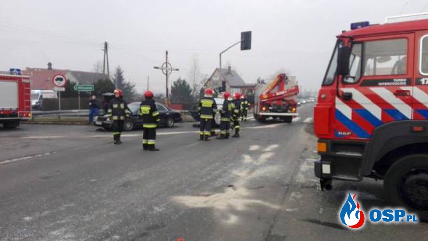 Wypadek drogowy kilkanaście metrów od remizy OSP Ochotnicza Straż Pożarna