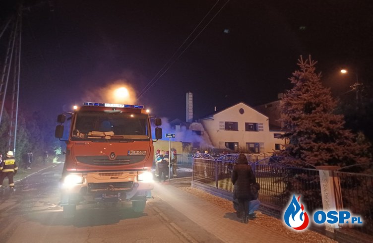 Podpalił auto, ogień przeniósł się na budynek. 26-letni podpalacz jest już w areszcie. OSP Ochotnicza Straż Pożarna