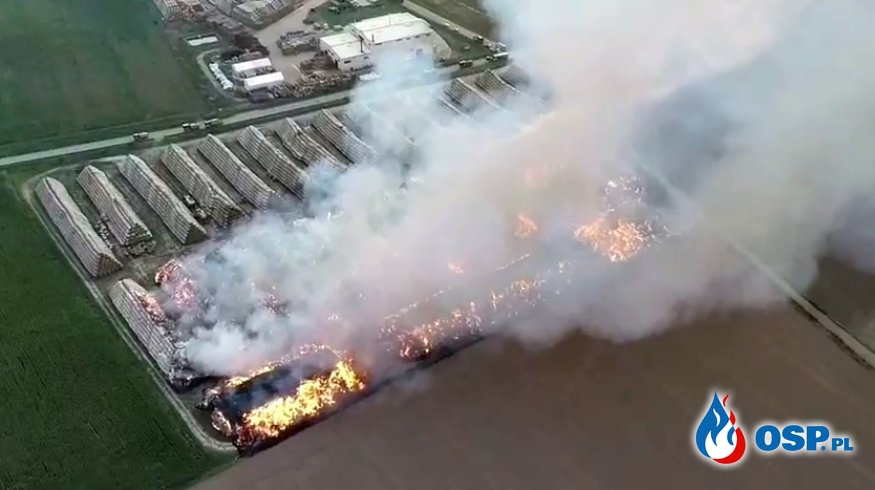 Ogromny pożar słomy przy fabryce pelletu w Jordanowie Śląskim OSP Ochotnicza Straż Pożarna