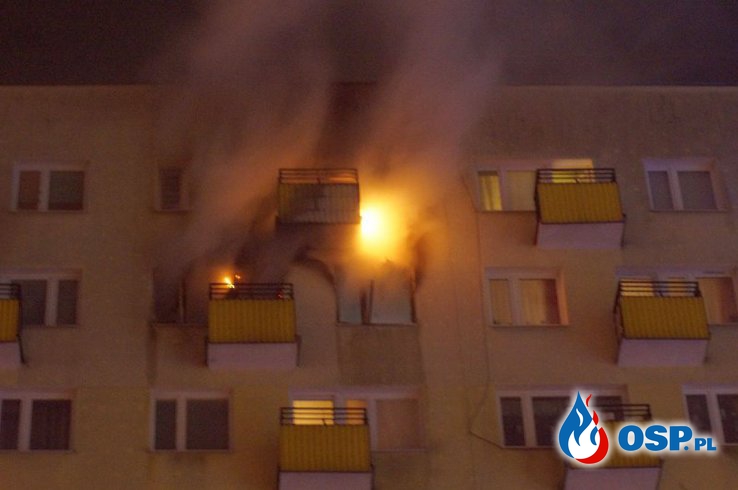 Pożar mieszkania w wieżowcu w Świdniku. Kilkanaście osób podtruło się dymem. OSP Ochotnicza Straż Pożarna