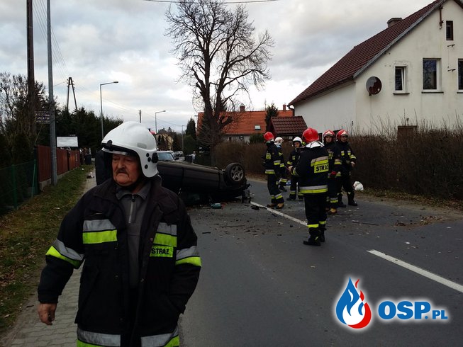 Wypadek Audi dachowanie - 1 osoba ranna OSP Ochotnicza Straż Pożarna