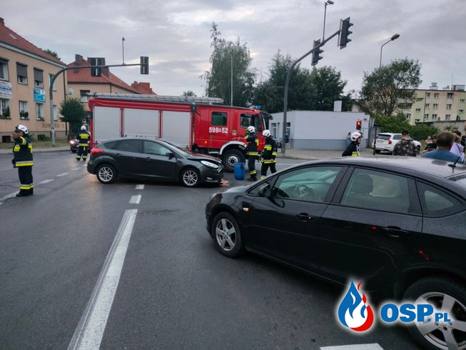 Wronki – wypadek z udziałem dwóch samochodów OSP Ochotnicza Straż Pożarna