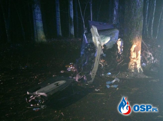 22-letni kierowca BMW zginął w wypadku w sylwestrowy wieczór. OSP Ochotnicza Straż Pożarna