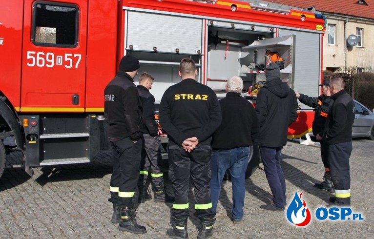 Strażacy z OSP Roztoka otrzymali gaśniczego Kamaza OSP Ochotnicza Straż Pożarna