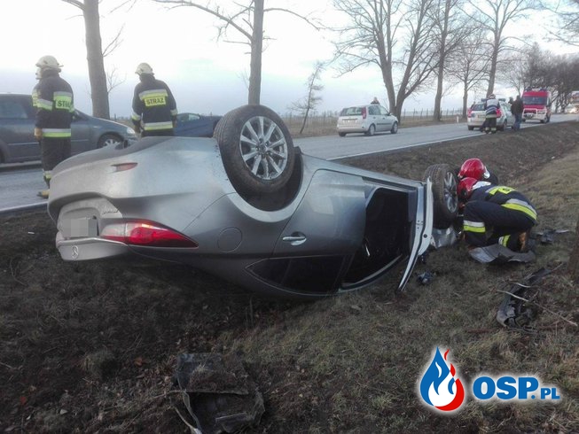 Trzy osoby ranne w wyniku zderzenia trzech pojazdów OSP Ochotnicza Straż Pożarna