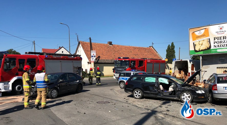 Kilka samochodów uszkodzonych po karambolu w Opolu OSP Ochotnicza Straż Pożarna