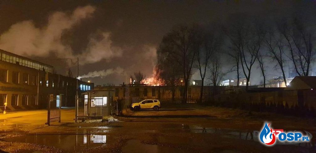 Wybuch i pożar w zakładzie chemicznym w Oświęcimiu. W akcji kilkanaście zastępów strażaków. OSP Ochotnicza Straż Pożarna
