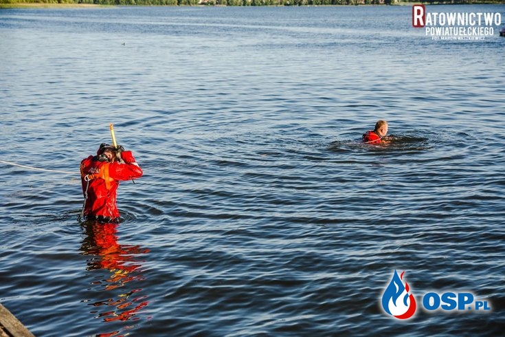 Samochód staranował kobietę z niemowlęciem i wpadł do jeziora. OSP Ochotnicza Straż Pożarna