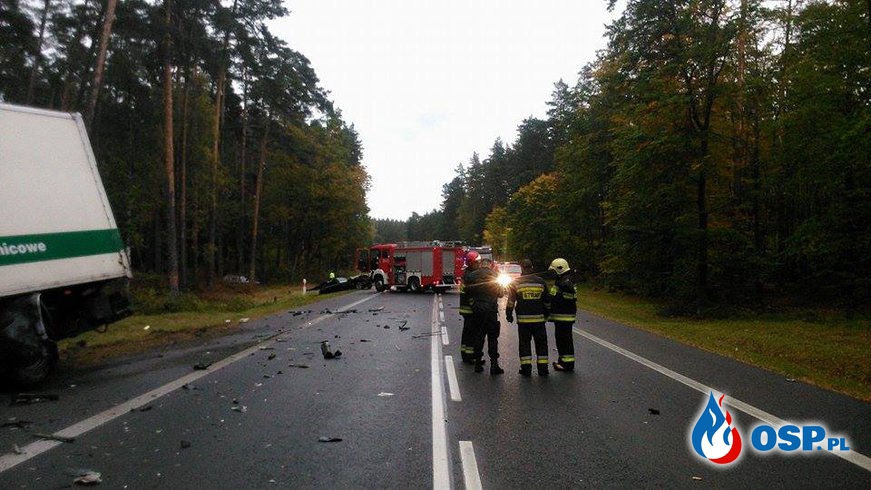 Zderzenie samochodu z ciężarówką na DK16 koło Naglad OSP Ochotnicza Straż Pożarna