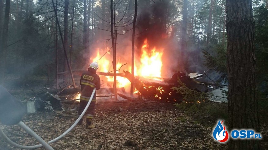 Katastrofa wojskowego MIGa-29. Samolot spadł do lasu i stanął w płomieniach. OSP Ochotnicza Straż Pożarna