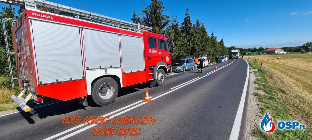 Kolizja samochodu osobowego z samochodem ciężarowym OSP Ochotnicza Straż Pożarna