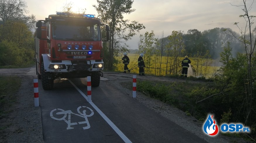 Pożar trawy w 3 różnych miejscach na ścieżce rowerowej OSP Ochotnicza Straż Pożarna